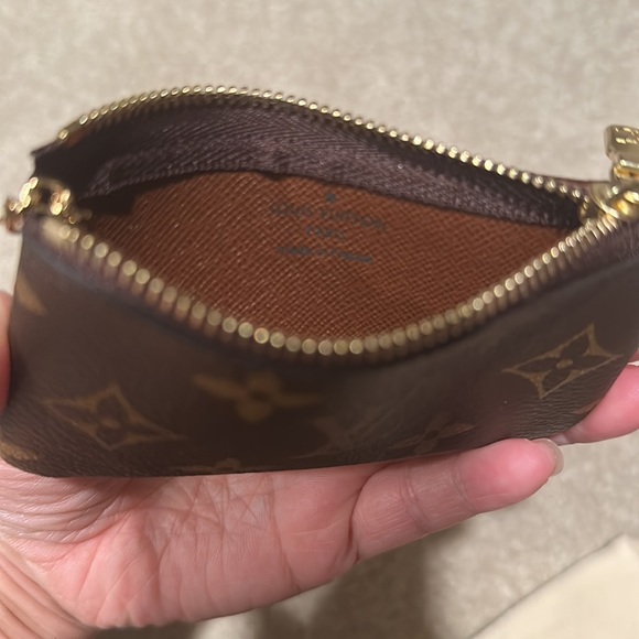 Authentic Louis Vuitton monogram key pouch - Picture 4 of 4
